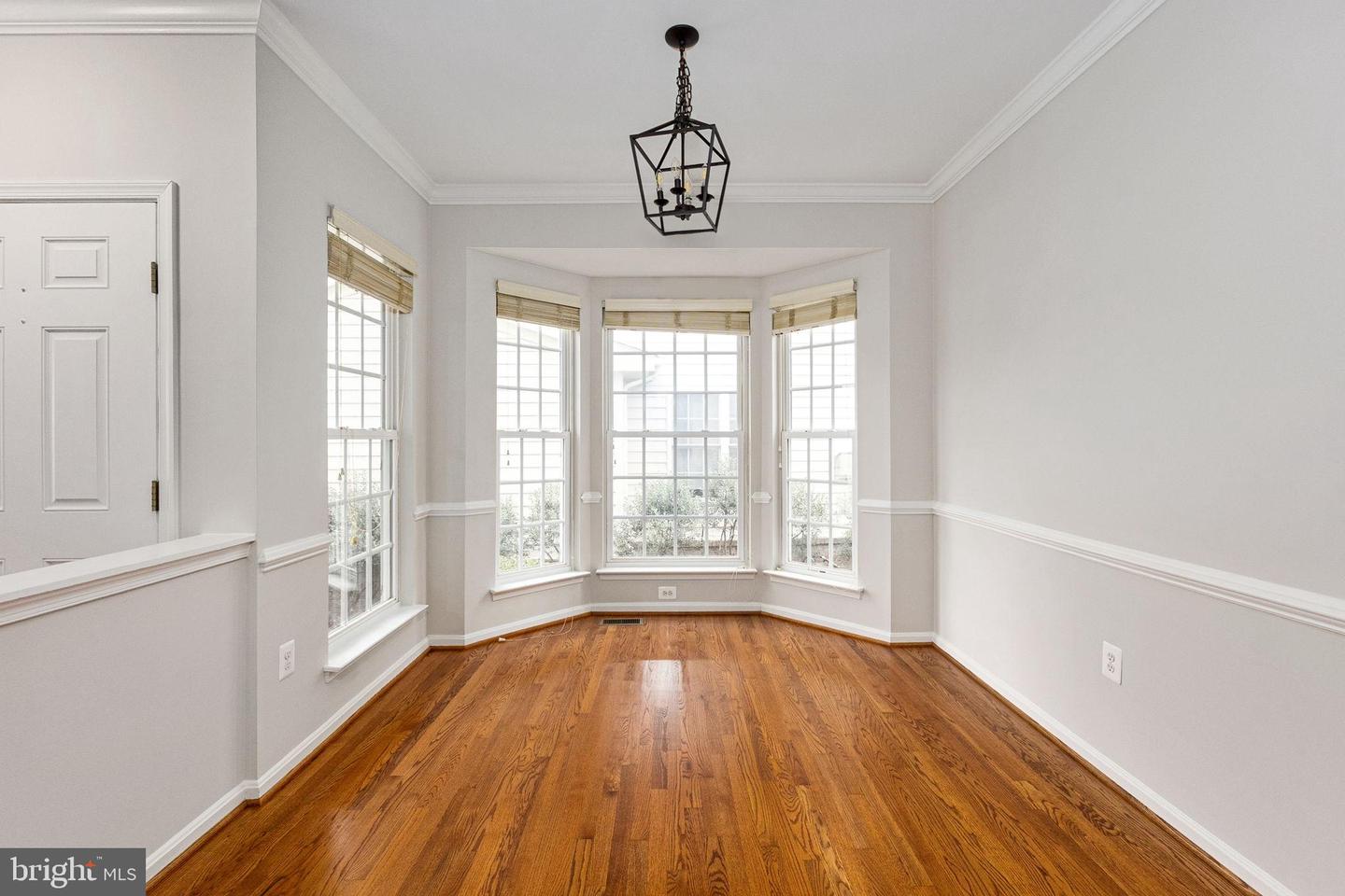 6040 ALDERDALE PL, HAYMARKET, Virginia 20169, 4 Bedrooms Bedrooms, 8 Rooms Rooms,3 BathroomsBathrooms,Residential,For sale,6040 ALDERDALE PL,VAPW2105096 MLS # VAPW2105096