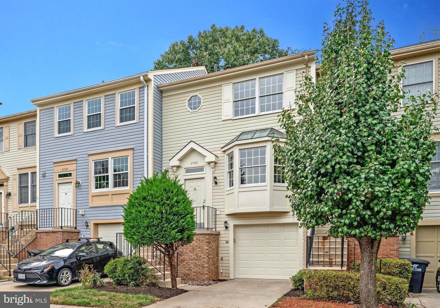 21921 MYRTLEWOOD SQ, STERLING, Virginia 20164, 3 Bedrooms Bedrooms, ,2 BathroomsBathrooms,Residential,For sale,21921 MYRTLEWOOD SQ,VALO2107758 MLS # VALO2107758