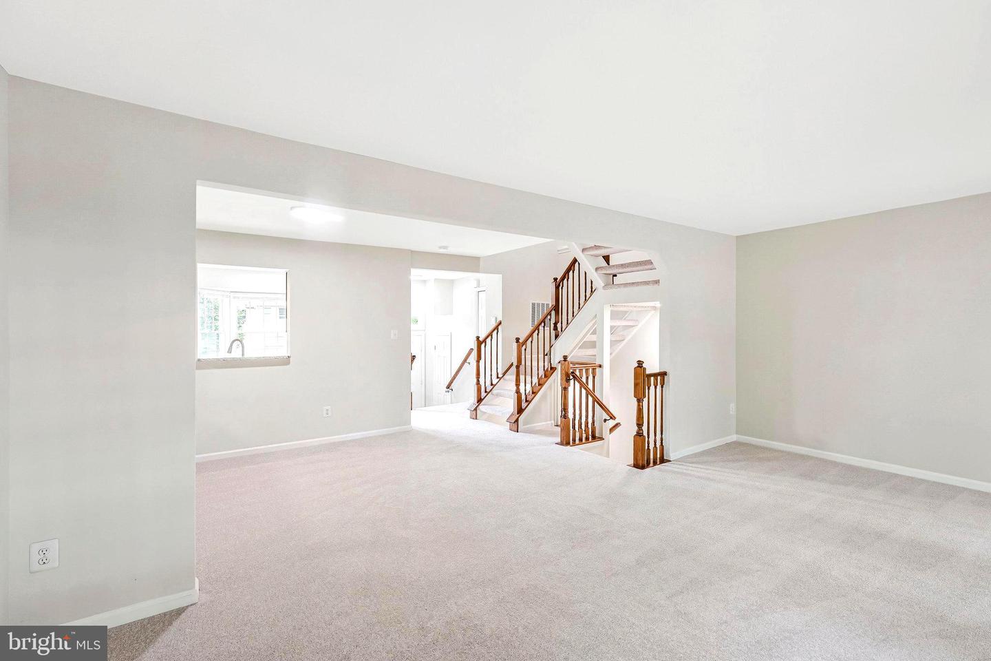 21921 MYRTLEWOOD SQ, STERLING, Virginia 20164, 3 Bedrooms Bedrooms, ,2 BathroomsBathrooms,Residential,For sale,21921 MYRTLEWOOD SQ,VALO2107758 MLS # VALO2107758