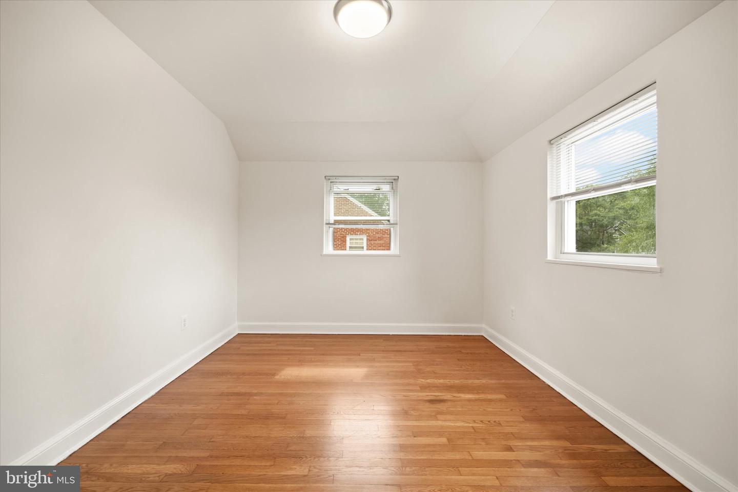 143 N ABINGDON ST, ARLINGTON, Virginia 22203, 3 Bedrooms Bedrooms, ,2 BathroomsBathrooms,Residential,For sale,143 N ABINGDON ST,VAAR2064242 MLS # VAAR2064242