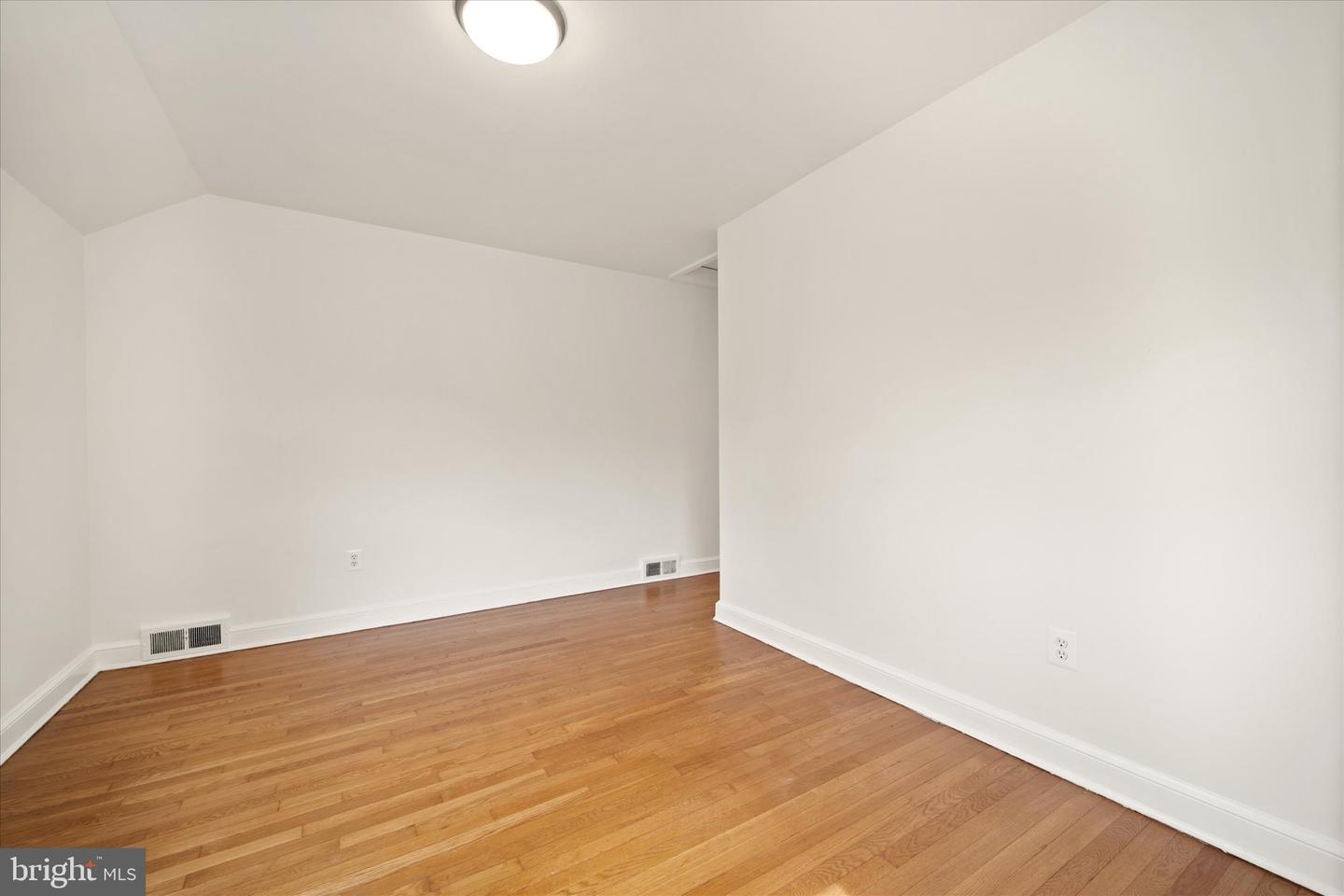 143 N ABINGDON ST, ARLINGTON, Virginia 22203, 3 Bedrooms Bedrooms, ,2 BathroomsBathrooms,Residential,For sale,143 N ABINGDON ST,VAAR2064242 MLS # VAAR2064242