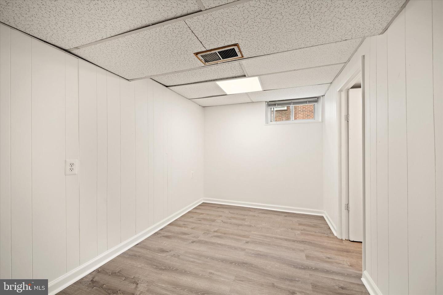 143 N ABINGDON ST, ARLINGTON, Virginia 22203, 3 Bedrooms Bedrooms, ,2 BathroomsBathrooms,Residential,For sale,143 N ABINGDON ST,VAAR2064242 MLS # VAAR2064242