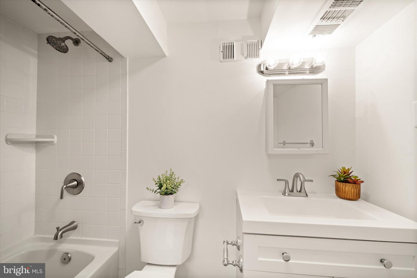 143 N ABINGDON ST, ARLINGTON, Virginia 22203, 3 Bedrooms Bedrooms, ,2 BathroomsBathrooms,Residential,For sale,143 N ABINGDON ST,VAAR2064242 MLS # VAAR2064242