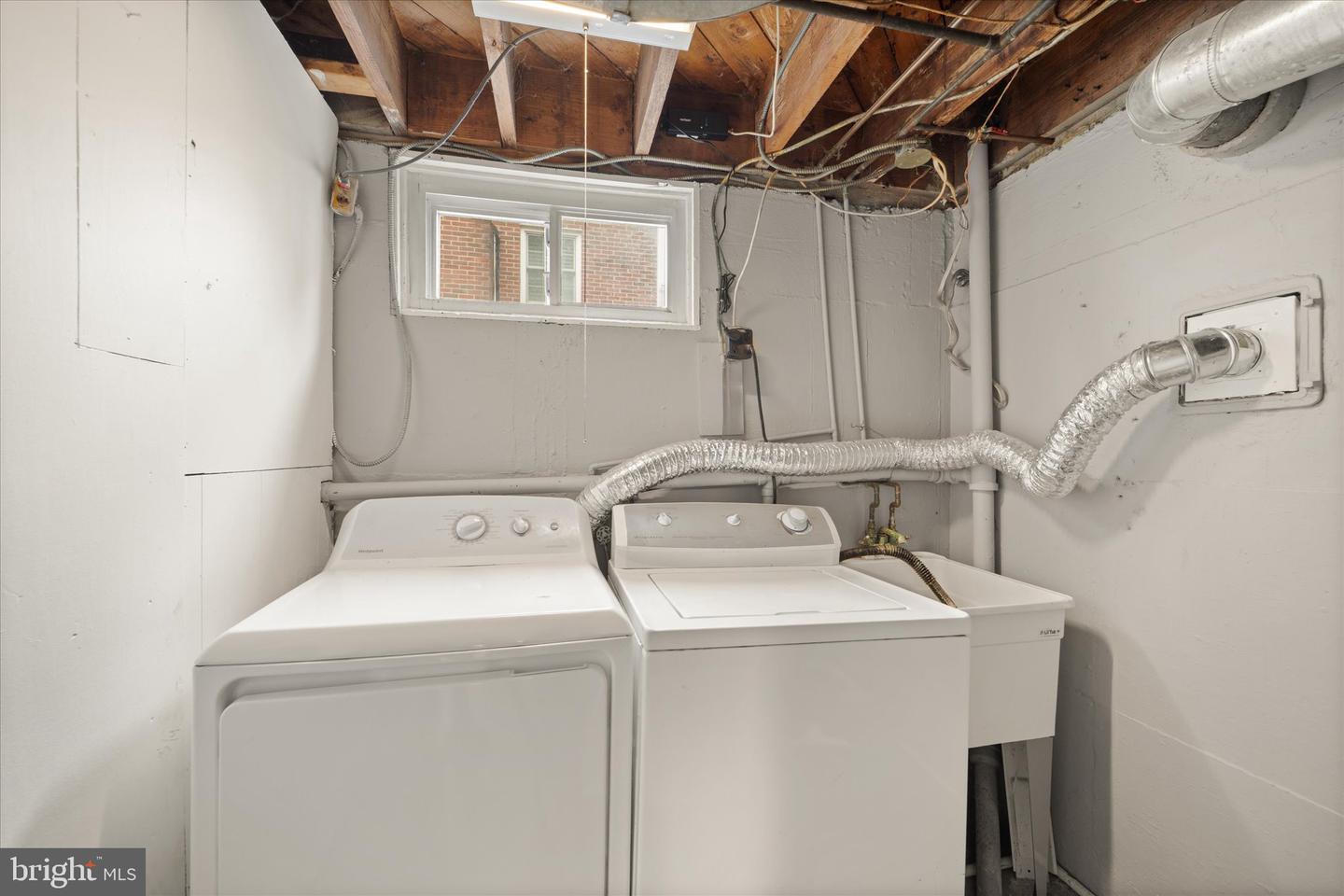 143 N ABINGDON ST, ARLINGTON, Virginia 22203, 3 Bedrooms Bedrooms, ,2 BathroomsBathrooms,Residential,For sale,143 N ABINGDON ST,VAAR2064242 MLS # VAAR2064242