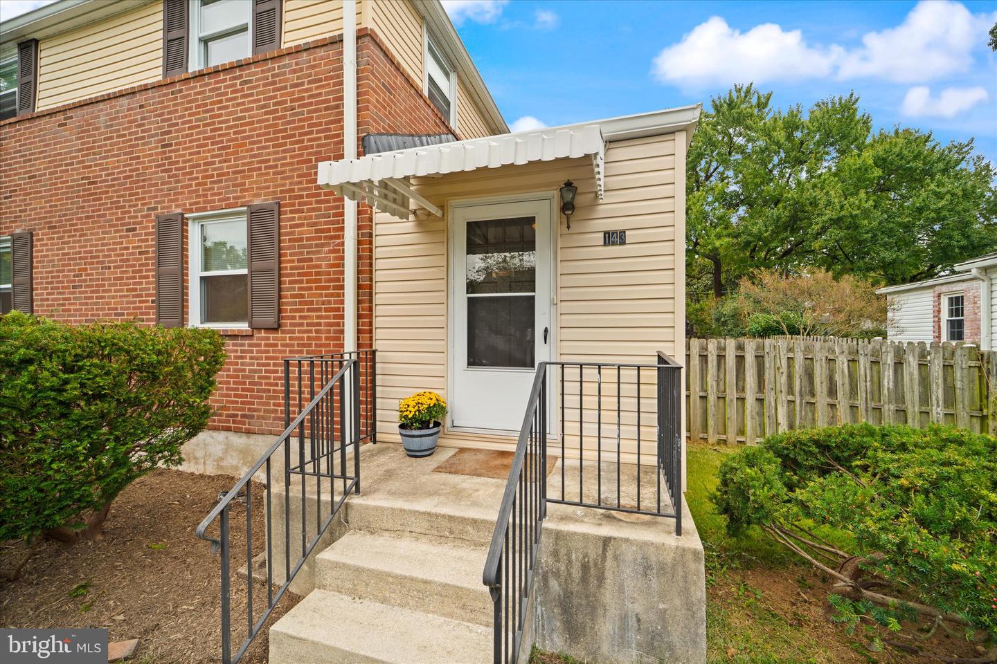 143 N ABINGDON ST, ARLINGTON, Virginia 22203, 3 Bedrooms Bedrooms, ,2 BathroomsBathrooms,Residential,For sale,143 N ABINGDON ST,VAAR2064242 MLS # VAAR2064242