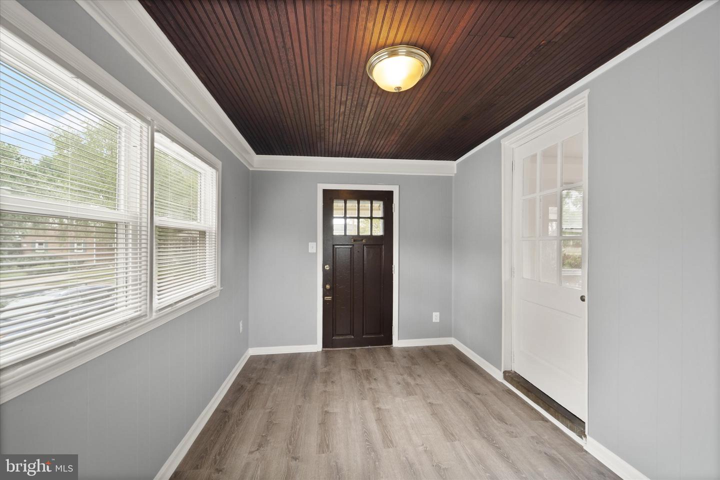 143 N ABINGDON ST, ARLINGTON, Virginia 22203, 3 Bedrooms Bedrooms, ,2 BathroomsBathrooms,Residential,For sale,143 N ABINGDON ST,VAAR2064242 MLS # VAAR2064242