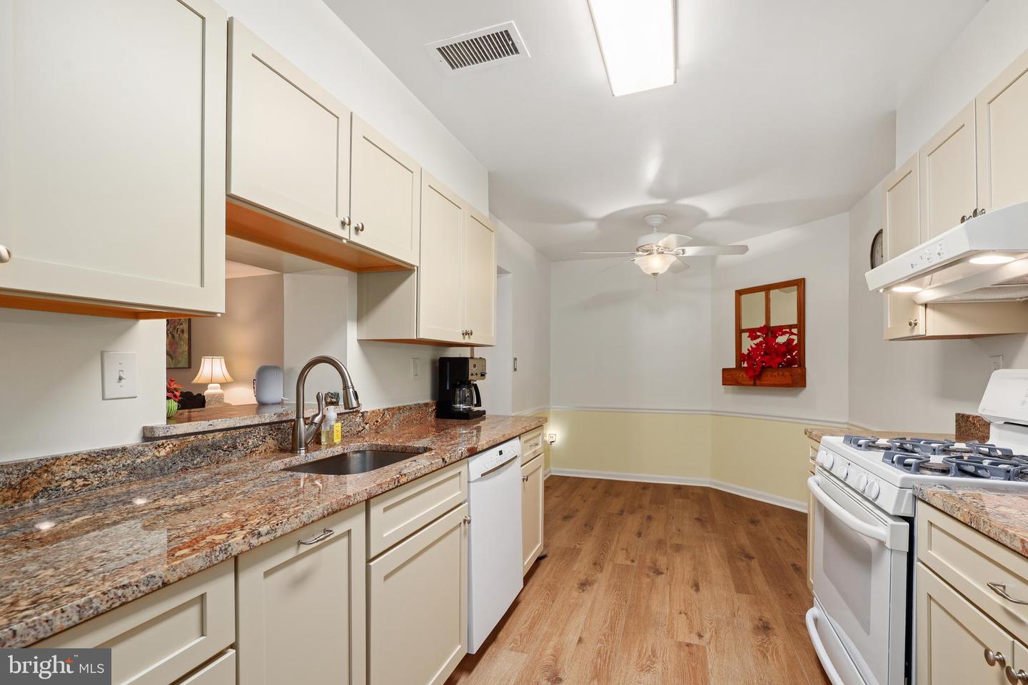 5837 COVE LANDING RD #101, BURKE, Virginia 22015, 2 Bedrooms Bedrooms, ,2 BathroomsBathrooms,Residential,For sale,5837 COVE LANDING RD #101,VAFX2269650 MLS # VAFX2269650