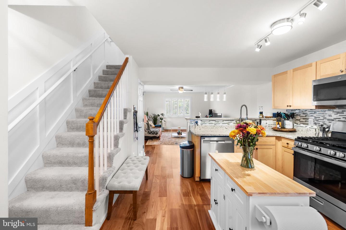 1637 N VAN DORN ST, ALEXANDRIA, Virginia 22304, 2 Bedrooms Bedrooms, ,1 BathroomBathrooms,Residential,For sale,1637 N VAN DORN ST,VAAX2050280 MLS # VAAX2050280