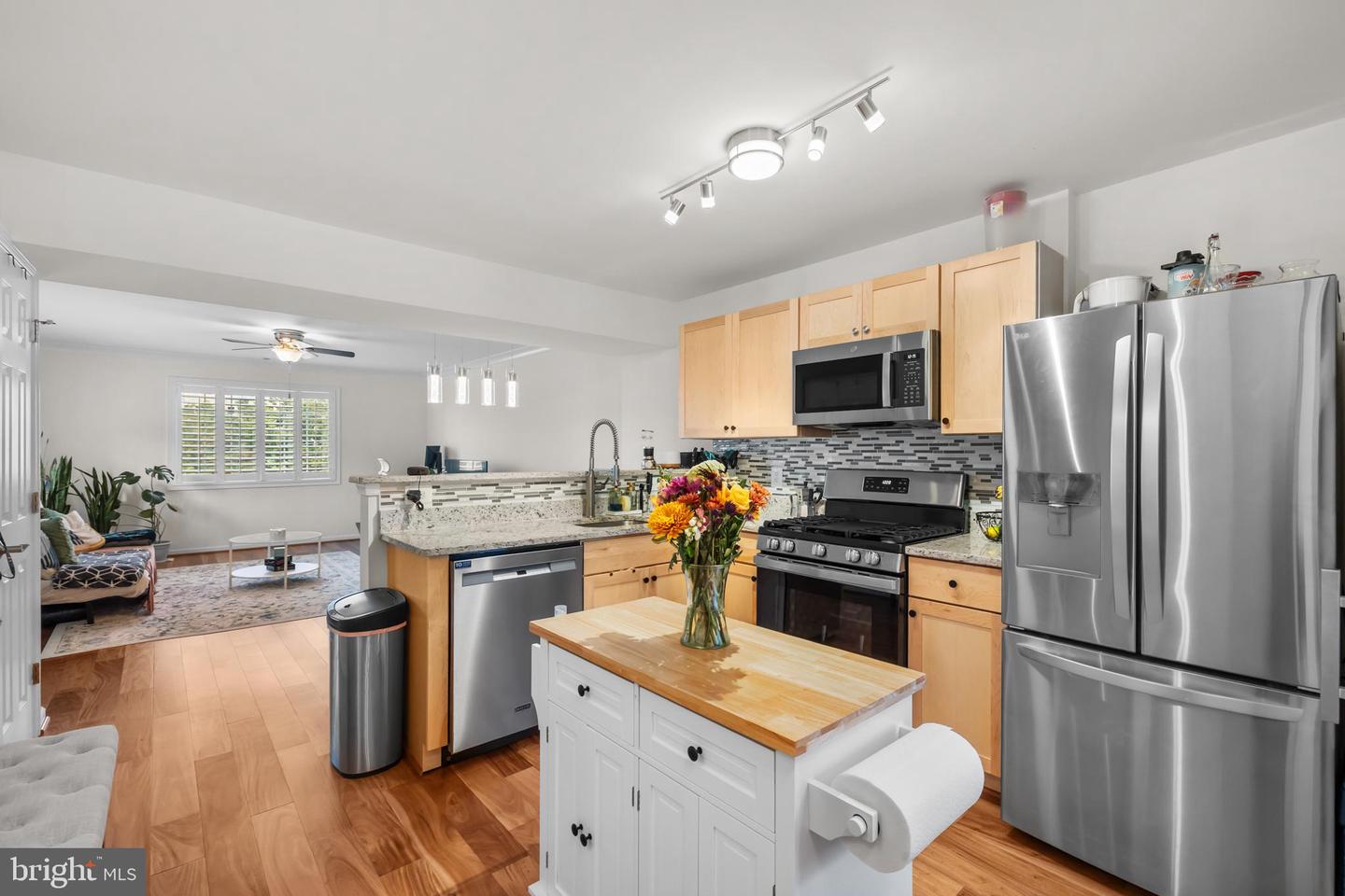 1637 N VAN DORN ST, ALEXANDRIA, Virginia 22304, 2 Bedrooms Bedrooms, ,1 BathroomBathrooms,Residential,For sale,1637 N VAN DORN ST,VAAX2050280 MLS # VAAX2050280