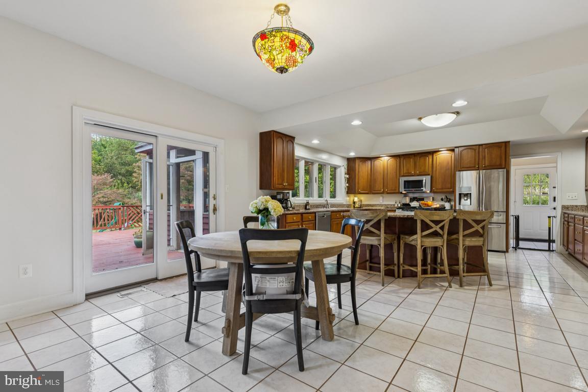 7819 WELLINGTON DR, WARRENTON, Virginia 20186, 5 Bedrooms Bedrooms, ,4 BathroomsBathrooms,Residential,For sale,7819 WELLINGTON DR,VAFQ2018508 MLS # VAFQ2018508