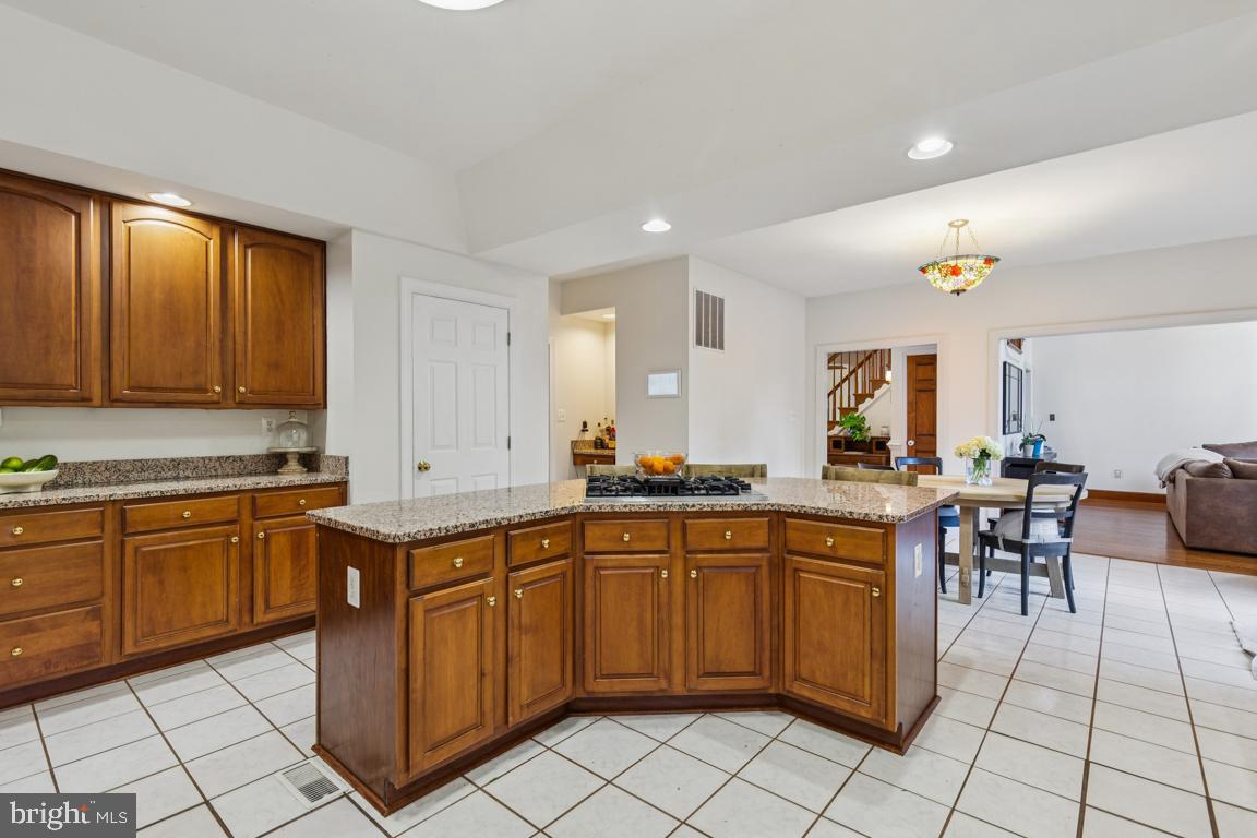 7819 WELLINGTON DR, WARRENTON, Virginia 20186, 5 Bedrooms Bedrooms, ,4 BathroomsBathrooms,Residential,For sale,7819 WELLINGTON DR,VAFQ2018508 MLS # VAFQ2018508