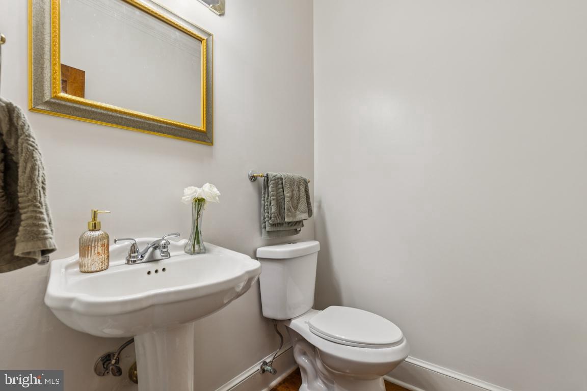 7819 WELLINGTON DR, WARRENTON, Virginia 20186, 5 Bedrooms Bedrooms, ,4 BathroomsBathrooms,Residential,For sale,7819 WELLINGTON DR,VAFQ2018508 MLS # VAFQ2018508