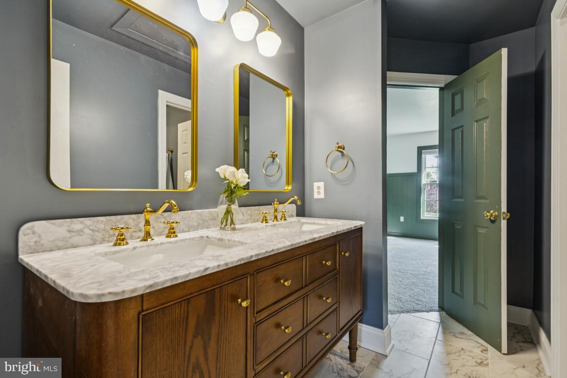 7819 WELLINGTON DR, WARRENTON, Virginia 20186, 5 Bedrooms Bedrooms, ,4 BathroomsBathrooms,Residential,For sale,7819 WELLINGTON DR,VAFQ2018508 MLS # VAFQ2018508