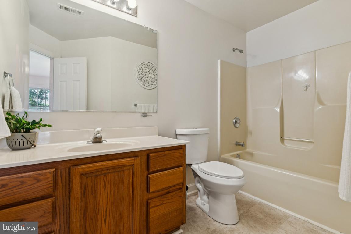 7819 WELLINGTON DR, WARRENTON, Virginia 20186, 5 Bedrooms Bedrooms, ,4 BathroomsBathrooms,Residential,For sale,7819 WELLINGTON DR,VAFQ2018508 MLS # VAFQ2018508