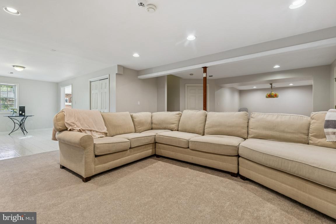 7819 WELLINGTON DR, WARRENTON, Virginia 20186, 5 Bedrooms Bedrooms, ,4 BathroomsBathrooms,Residential,For sale,7819 WELLINGTON DR,VAFQ2018508 MLS # VAFQ2018508