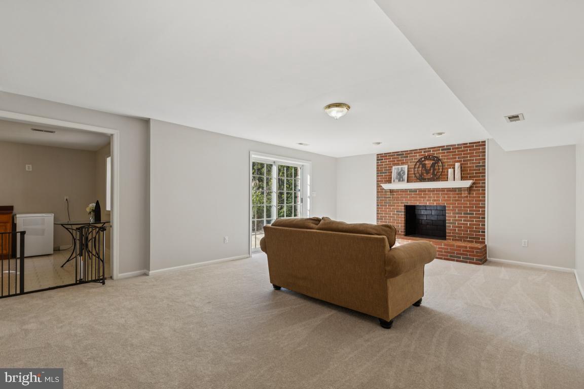 7819 WELLINGTON DR, WARRENTON, Virginia 20186, 5 Bedrooms Bedrooms, ,4 BathroomsBathrooms,Residential,For sale,7819 WELLINGTON DR,VAFQ2018508 MLS # VAFQ2018508