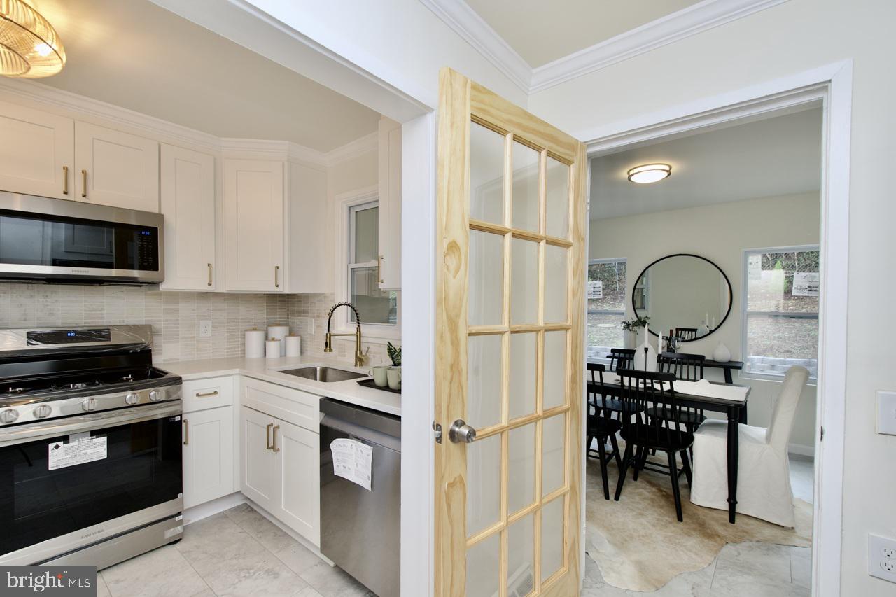 2415 FAIRHAVEN AVE, ALEXANDRIA, Virginia 22303, 4 Bedrooms Bedrooms, ,2 BathroomsBathrooms,Residential,For sale,2415 FAIRHAVEN AVE,VAFX2269740 MLS # VAFX2269740