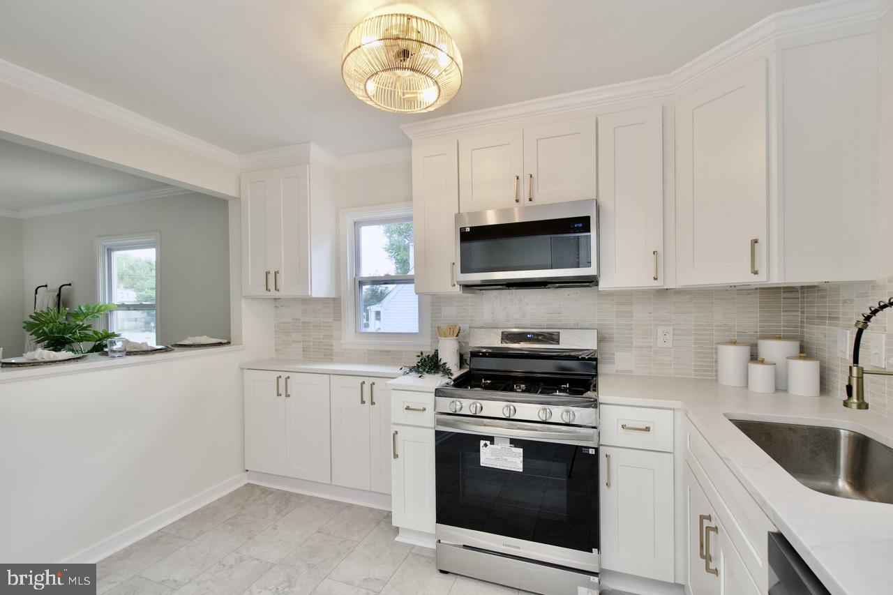 2415 FAIRHAVEN AVE, ALEXANDRIA, Virginia 22303, 4 Bedrooms Bedrooms, ,2 BathroomsBathrooms,Residential,For sale,2415 FAIRHAVEN AVE,VAFX2269740 MLS # VAFX2269740