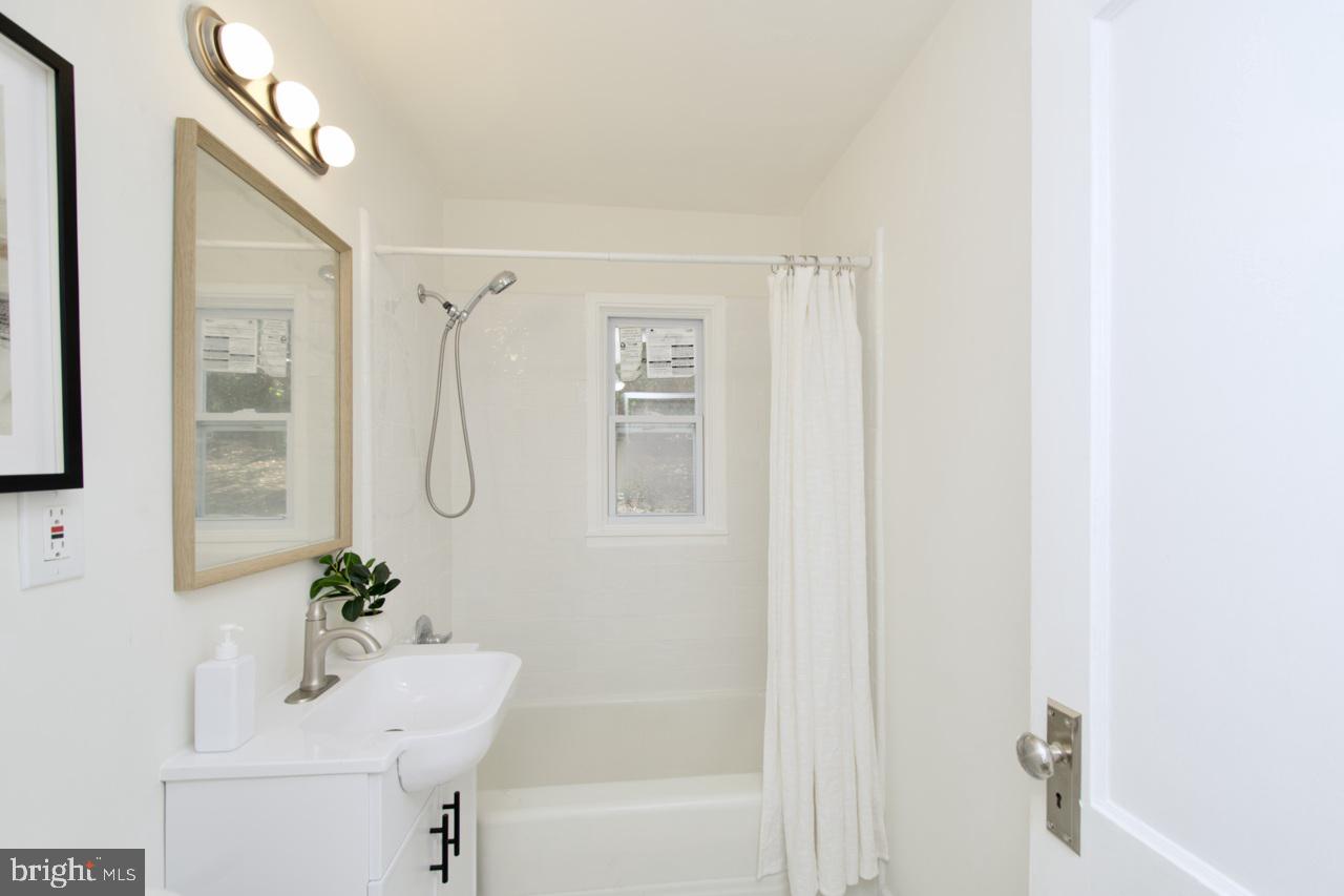 2415 FAIRHAVEN AVE, ALEXANDRIA, Virginia 22303, 4 Bedrooms Bedrooms, ,2 BathroomsBathrooms,Residential,For sale,2415 FAIRHAVEN AVE,VAFX2269740 MLS # VAFX2269740