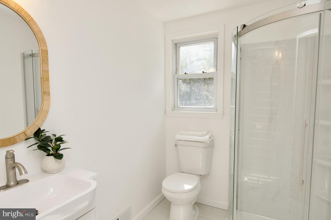 2415 FAIRHAVEN AVE, ALEXANDRIA, Virginia 22303, 4 Bedrooms Bedrooms, ,2 BathroomsBathrooms,Residential,For sale,2415 FAIRHAVEN AVE,VAFX2269740 MLS # VAFX2269740
