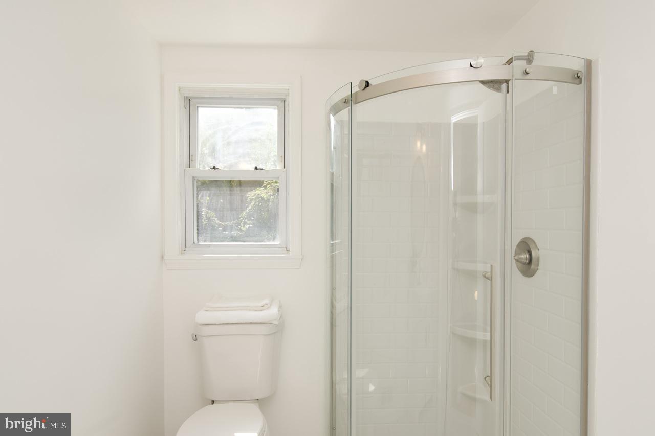 2415 FAIRHAVEN AVE, ALEXANDRIA, Virginia 22303, 4 Bedrooms Bedrooms, ,2 BathroomsBathrooms,Residential,For sale,2415 FAIRHAVEN AVE,VAFX2269740 MLS # VAFX2269740