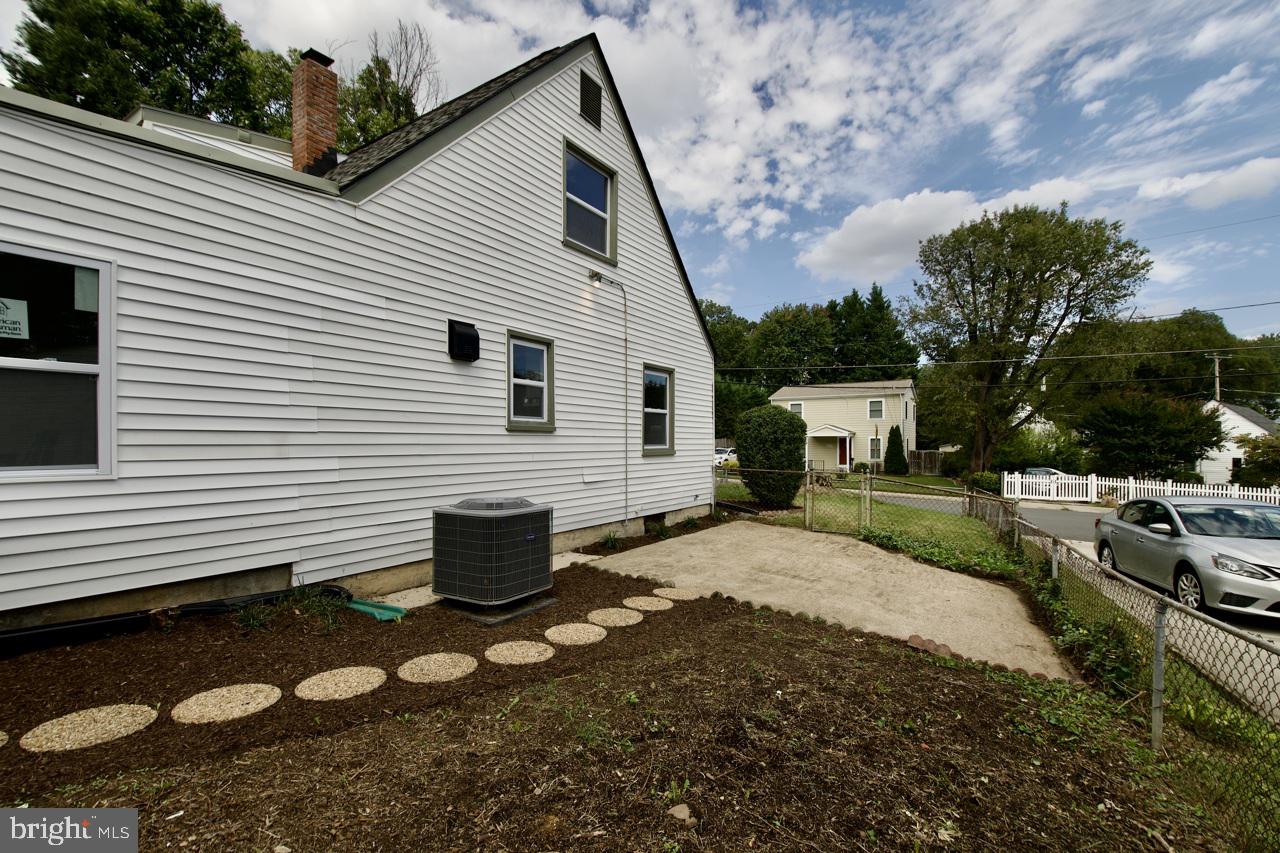 2415 FAIRHAVEN AVE, ALEXANDRIA, Virginia 22303, 4 Bedrooms Bedrooms, ,2 BathroomsBathrooms,Residential,For sale,2415 FAIRHAVEN AVE,VAFX2269740 MLS # VAFX2269740