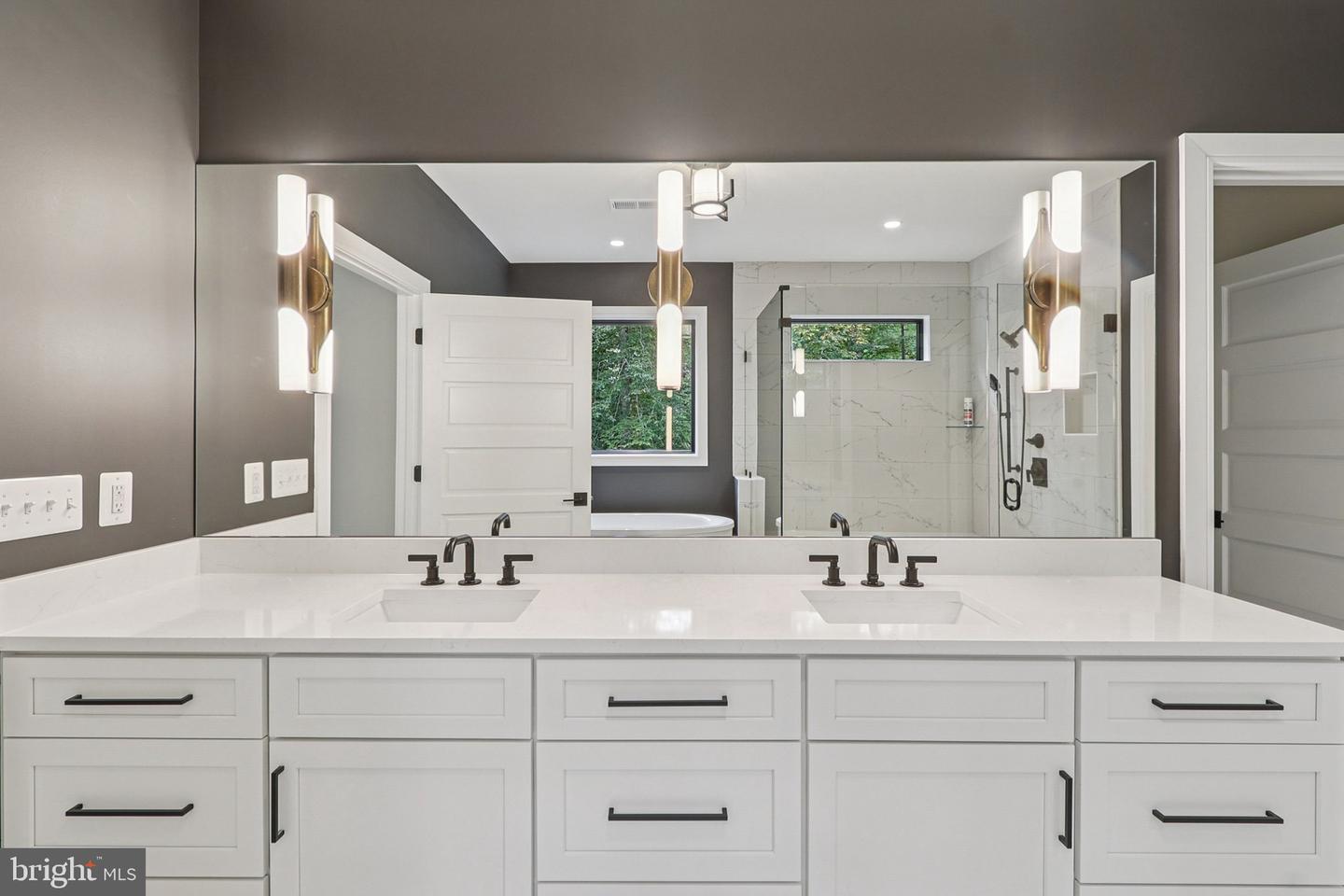 5224 TRUNNION TRL, WOODBRIDGE, Virginia 22192, 5 Bedrooms Bedrooms, ,4 BathroomsBathrooms,Residential,For sale,5224 TRUNNION TRL,VAPW2104924 MLS # VAPW2104924