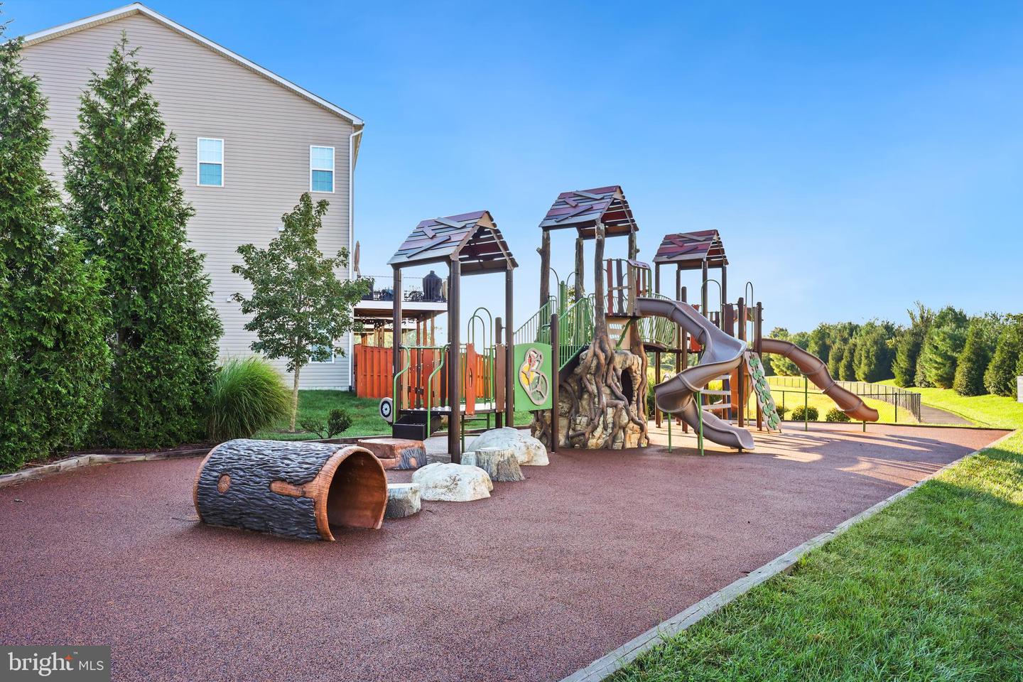 219 MILES HAWK TER, PURCELLVILLE, Virginia 20132, 2 Bedrooms Bedrooms, ,3 BathroomsBathrooms,Residential,For sale,219 MILES HAWK TER,VALO2107822 MLS # VALO2107822