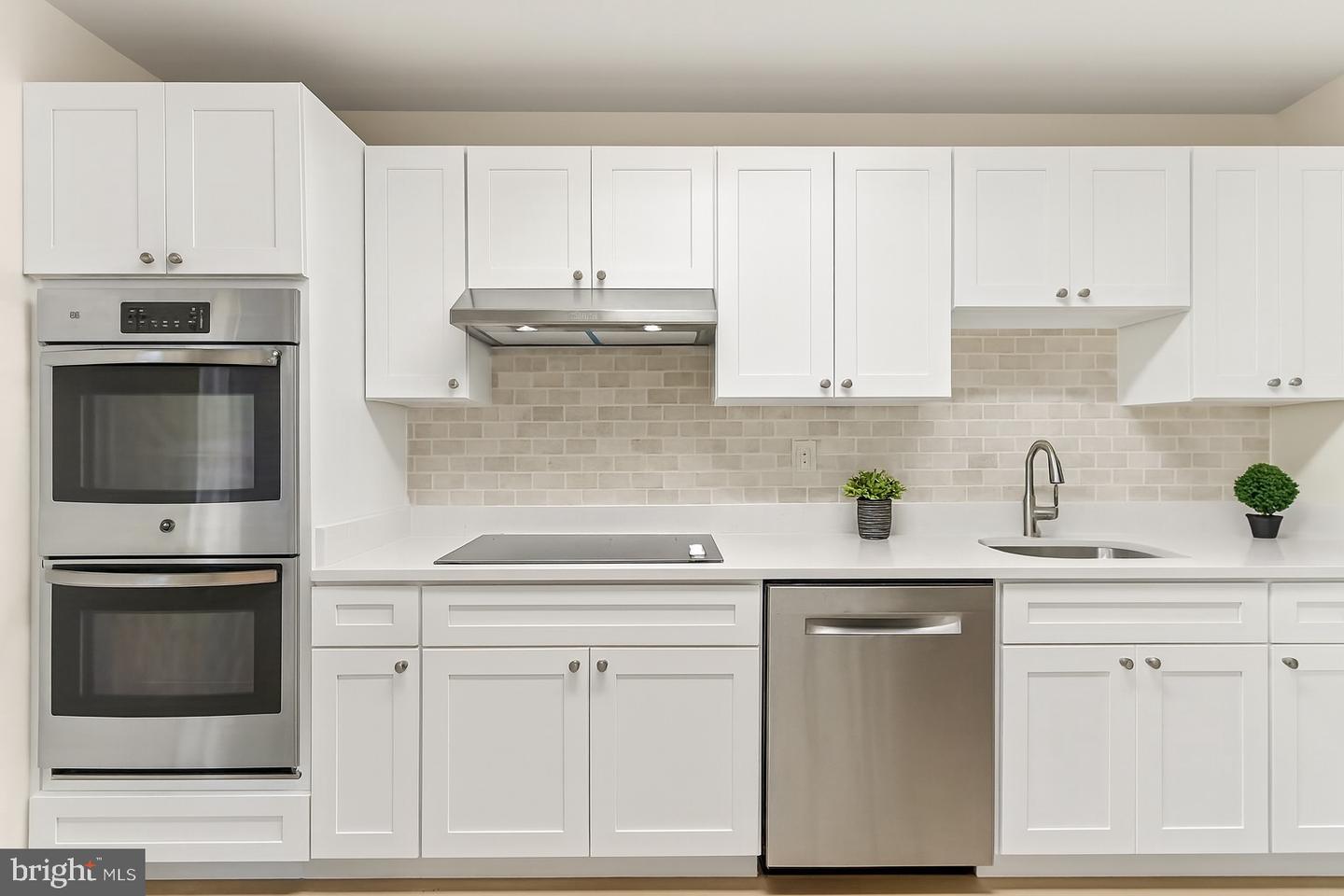 205 YOAKUM PKWY #822, ALEXANDRIA, Virginia 22304, 2 Bedrooms Bedrooms, ,2 BathroomsBathrooms,Residential,For sale,205 YOAKUM PKWY #822,VAAX2050308 MLS # VAAX2050308