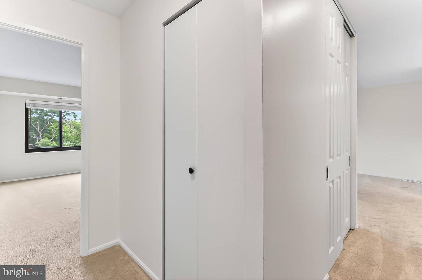 205 YOAKUM PKWY #822, ALEXANDRIA, Virginia 22304, 2 Bedrooms Bedrooms, ,2 BathroomsBathrooms,Residential,For sale,205 YOAKUM PKWY #822,VAAX2050308 MLS # VAAX2050308