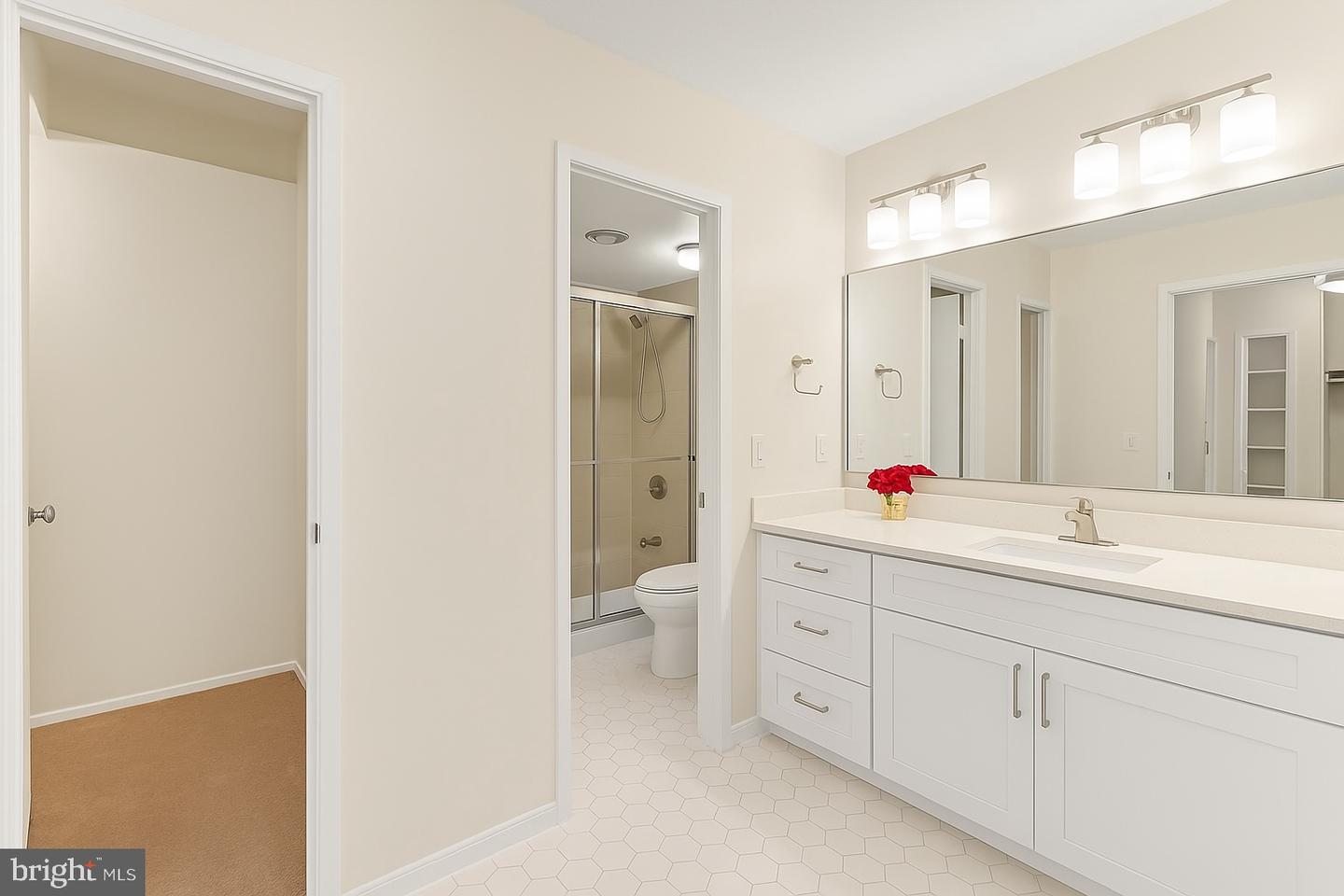 205 YOAKUM PKWY #822, ALEXANDRIA, Virginia 22304, 2 Bedrooms Bedrooms, ,2 BathroomsBathrooms,Residential,For sale,205 YOAKUM PKWY #822,VAAX2050308 MLS # VAAX2050308