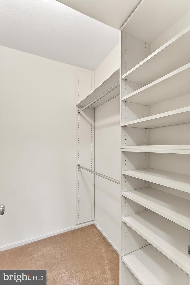 205 YOAKUM PKWY #822, ALEXANDRIA, Virginia 22304, 2 Bedrooms Bedrooms, ,2 BathroomsBathrooms,Residential,For sale,205 YOAKUM PKWY #822,VAAX2050308 MLS # VAAX2050308