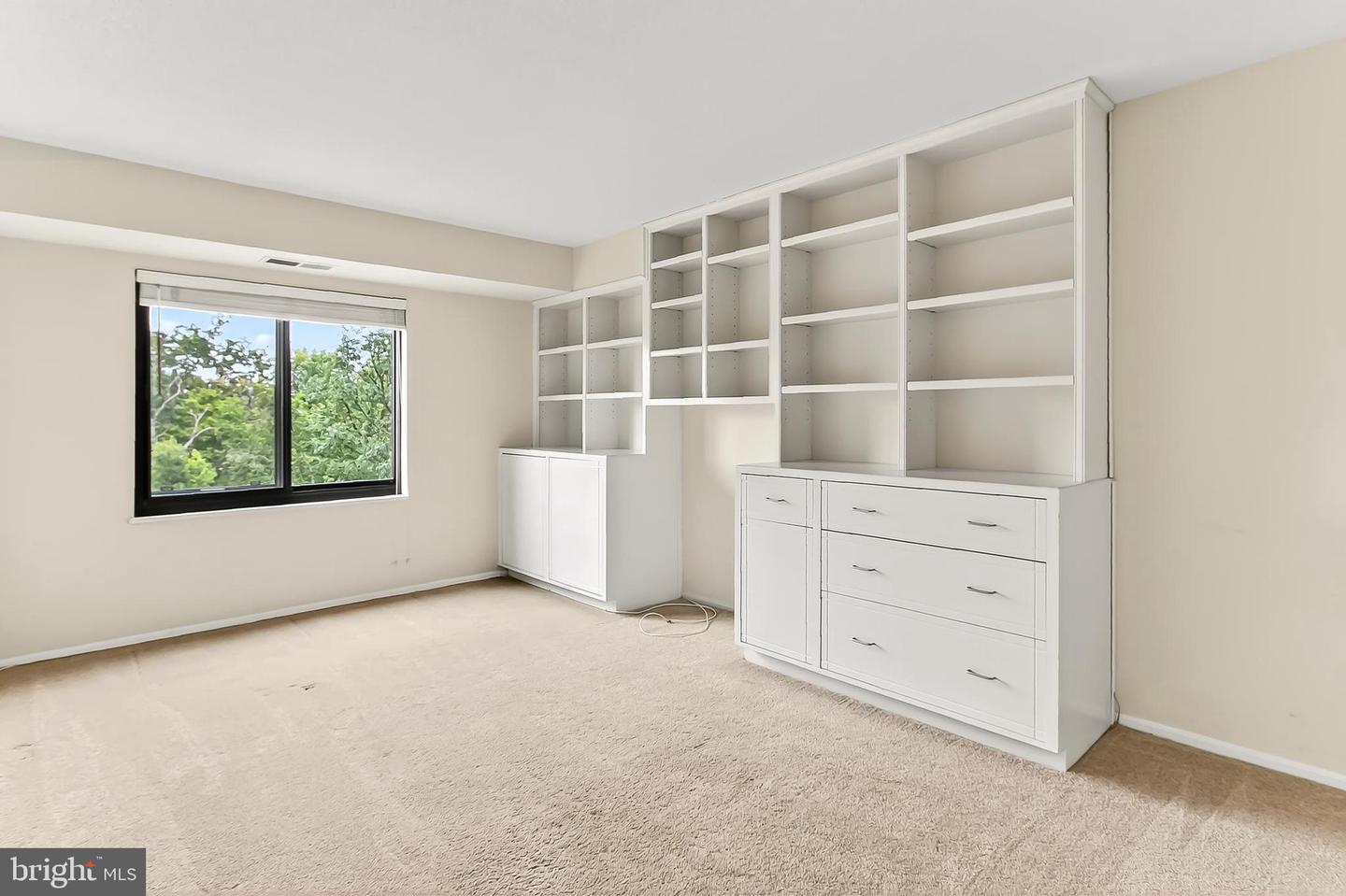 205 YOAKUM PKWY #822, ALEXANDRIA, Virginia 22304, 2 Bedrooms Bedrooms, ,2 BathroomsBathrooms,Residential,For sale,205 YOAKUM PKWY #822,VAAX2050308 MLS # VAAX2050308