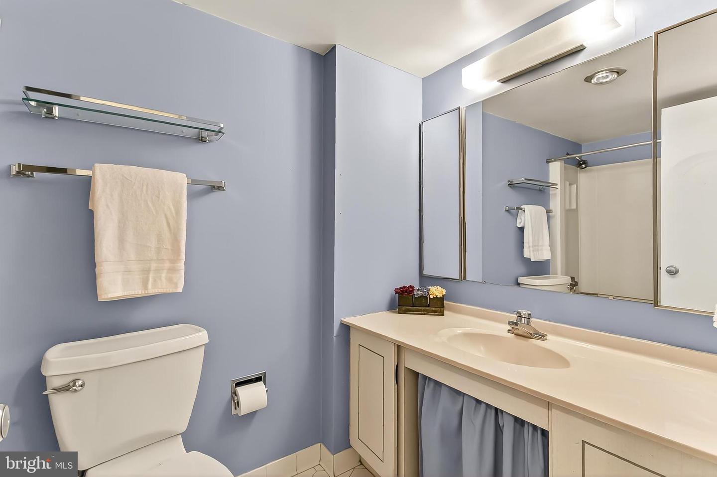 205 YOAKUM PKWY #822, ALEXANDRIA, Virginia 22304, 2 Bedrooms Bedrooms, ,2 BathroomsBathrooms,Residential,For sale,205 YOAKUM PKWY #822,VAAX2050308 MLS # VAAX2050308