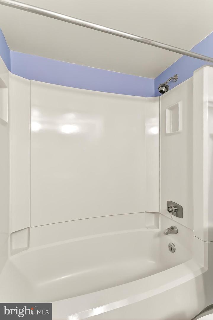 205 YOAKUM PKWY #822, ALEXANDRIA, Virginia 22304, 2 Bedrooms Bedrooms, ,2 BathroomsBathrooms,Residential,For sale,205 YOAKUM PKWY #822,VAAX2050308 MLS # VAAX2050308