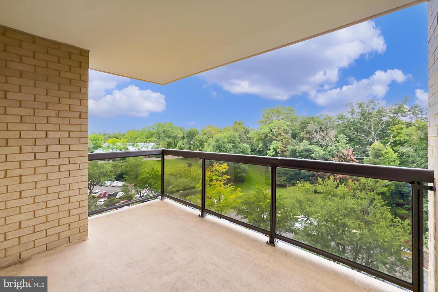 205 YOAKUM PKWY #822, ALEXANDRIA, Virginia 22304, 2 Bedrooms Bedrooms, ,2 BathroomsBathrooms,Residential,For sale,205 YOAKUM PKWY #822,VAAX2050308 MLS # VAAX2050308