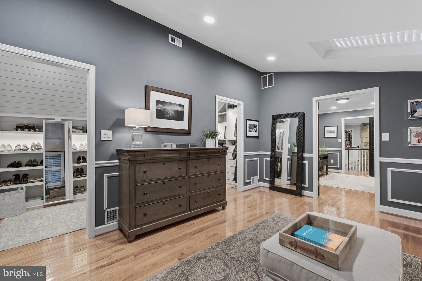 9217 JEFFERY RD, GREAT FALLS, Virginia 22066, 5 Bedrooms Bedrooms, ,4 BathroomsBathrooms,Residential,For sale,9217 JEFFERY RD,VAFX2269912 MLS # VAFX2269912