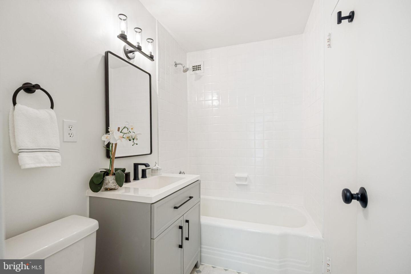 4101 CATHEDRAL AVE NW #616, WASHINGTON, District Of Columbia 20016, ,1 BathroomBathrooms,Residential,For sale,4101 CATHEDRAL AVE NW #616,DCDC2167388 MLS # DCDC2167388