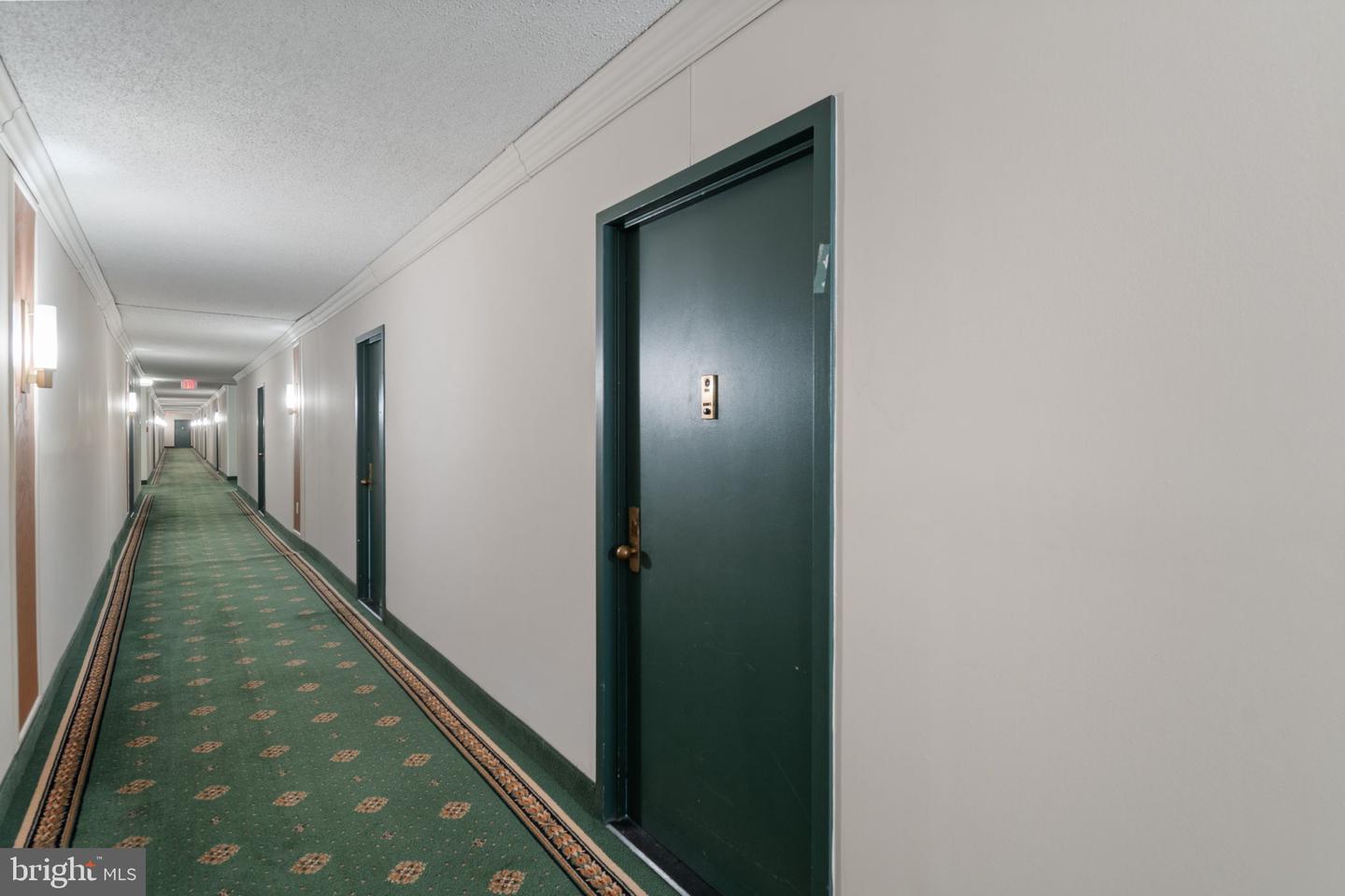 3705 S GEORGE MASON DR #2202S, FALLS CHURCH, Virginia 22041, 1 Bedroom Bedrooms, ,1 BathroomBathrooms,Residential,For sale,3705 S GEORGE MASON DR #2202S,VAFX2235360 MLS # VAFX2235360