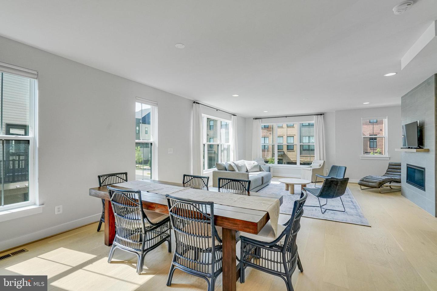 5525 VALMARANA WAY, ALEXANDRIA, Virginia 22312, 3 Bedrooms Bedrooms, ,3 BathroomsBathrooms,Residential,For sale,5525 VALMARANA WAY,VAFX2252950 MLS # VAFX2252950