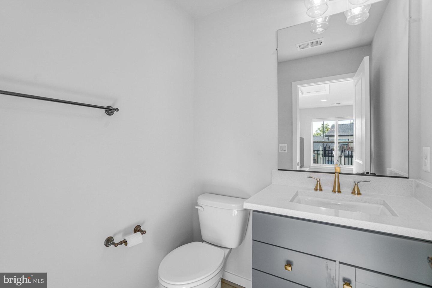 5525 VALMARANA WAY, ALEXANDRIA, Virginia 22312, 3 Bedrooms Bedrooms, ,3 BathroomsBathrooms,Residential,For sale,5525 VALMARANA WAY,VAFX2252950 MLS # VAFX2252950