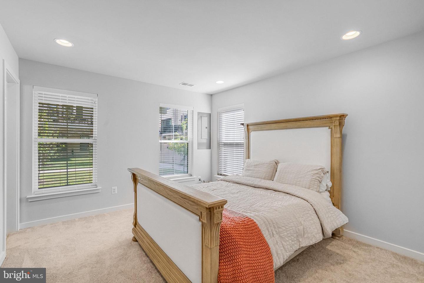 5525 VALMARANA WAY, ALEXANDRIA, Virginia 22312, 3 Bedrooms Bedrooms, ,3 BathroomsBathrooms,Residential,For sale,5525 VALMARANA WAY,VAFX2252950 MLS # VAFX2252950
