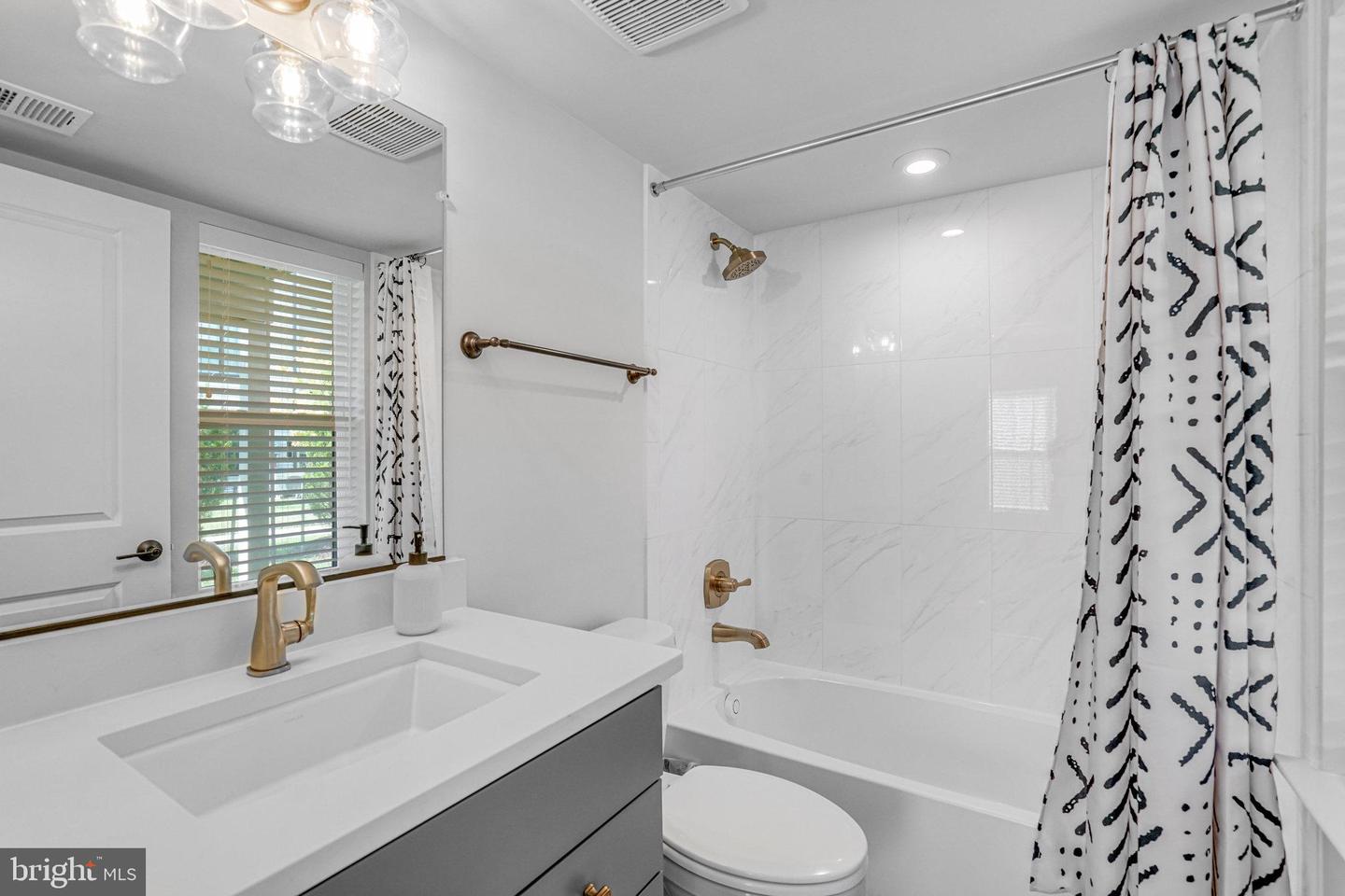 5525 VALMARANA WAY, ALEXANDRIA, Virginia 22312, 3 Bedrooms Bedrooms, ,3 BathroomsBathrooms,Residential,For sale,5525 VALMARANA WAY,VAFX2252950 MLS # VAFX2252950