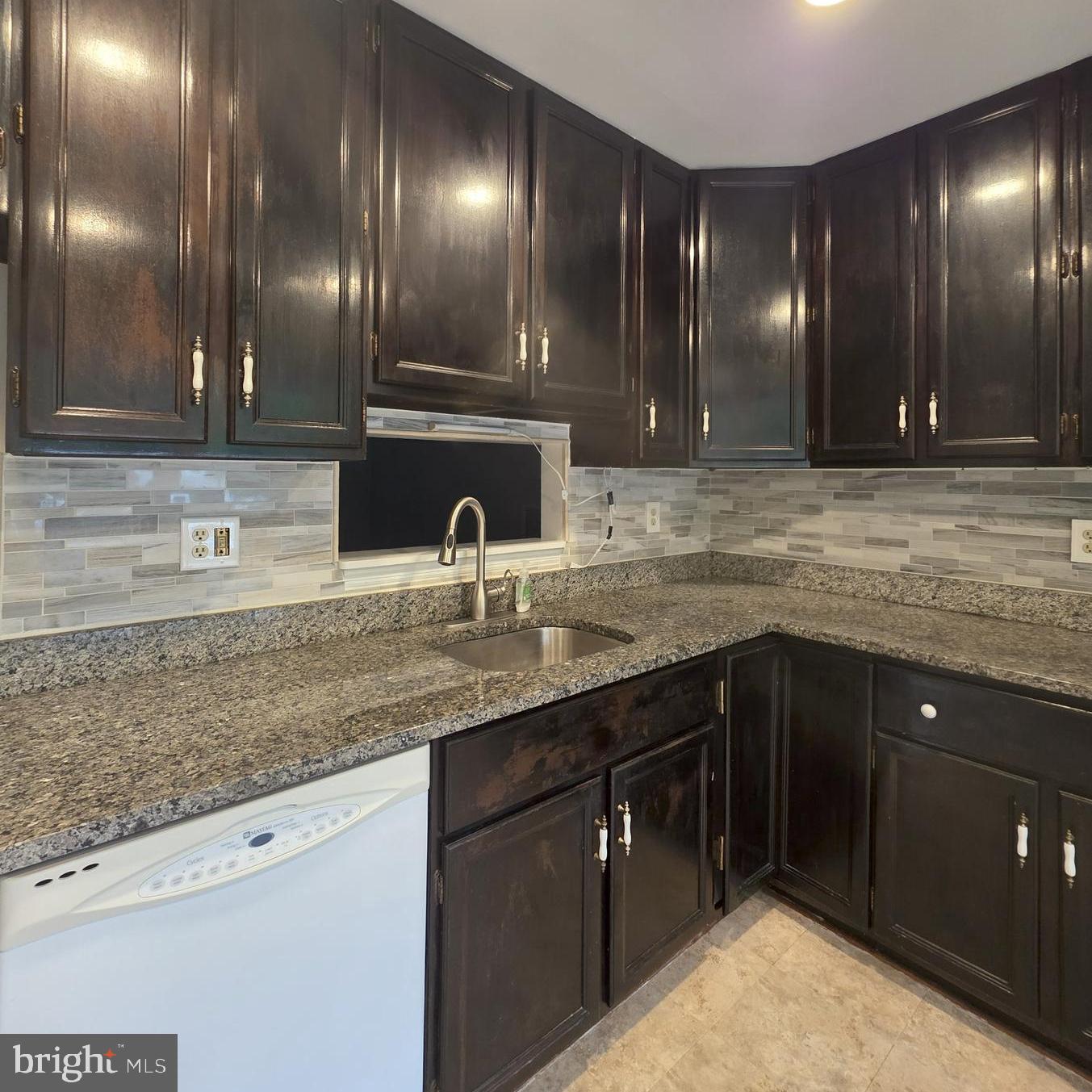 4403 ASPEN DR, ALEXANDRIA, Virginia 22309, 3 Bedrooms Bedrooms, ,2 BathroomsBathrooms,Residential,For sale,4403 ASPEN DR,VAFX2255884 MLS # VAFX2255884