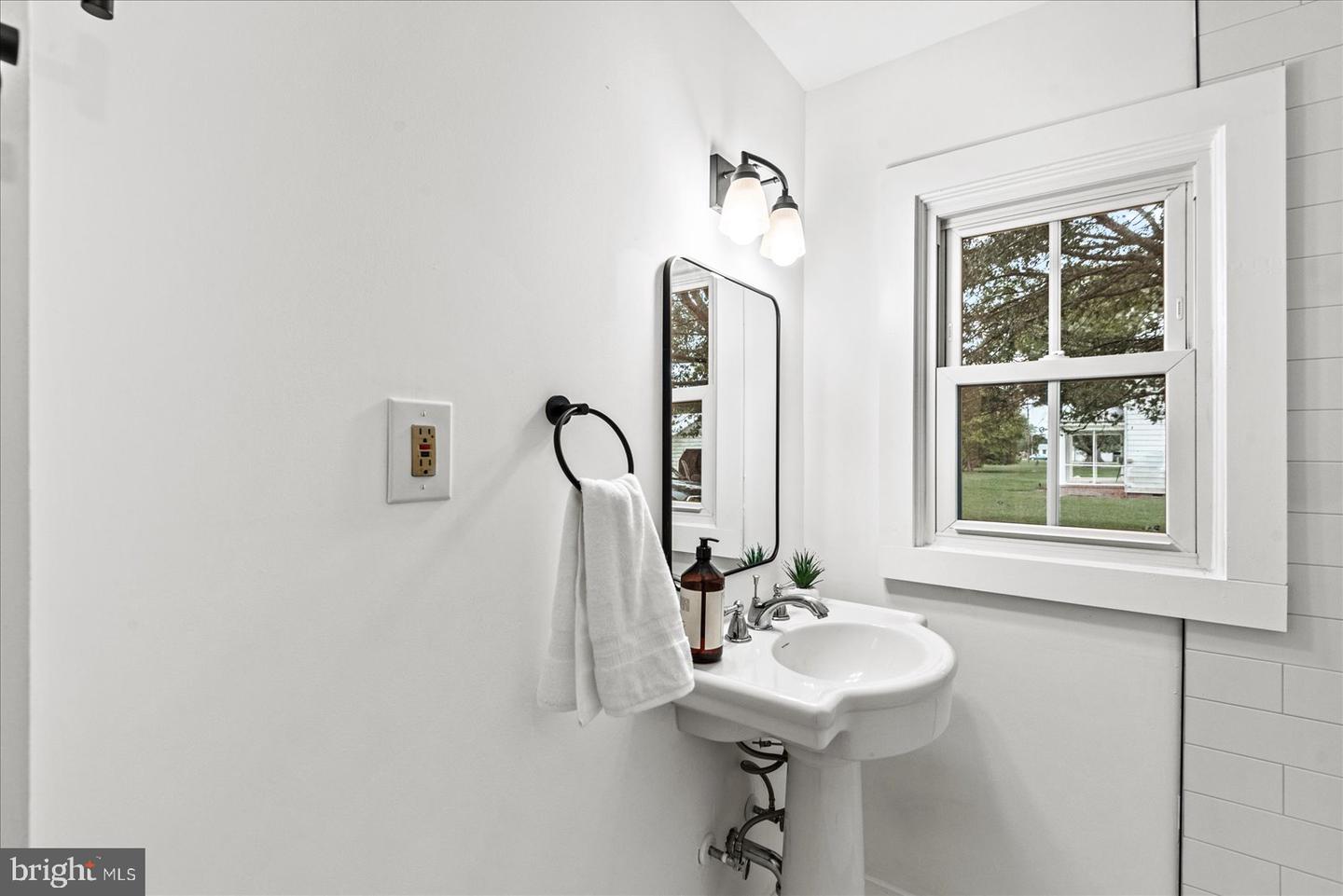 92 FRONT ST, WARSAW, Virginia 22572, 5 Bedrooms Bedrooms, ,3 BathroomsBathrooms,Residential,For sale,92 FRONT ST,VARV2000538 MLS # VARV2000538