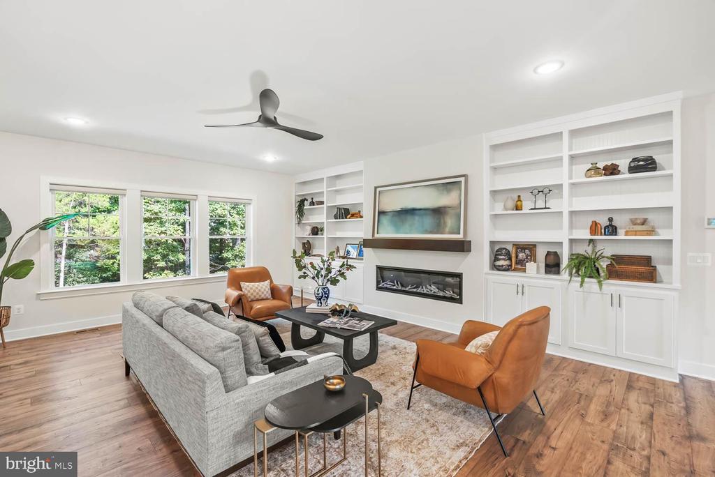 11603 SOUTHVIEW CT, SPOTSYLVANIA, Virginia 22551, 6 Bedrooms Bedrooms, ,5 BathroomsBathrooms,Residential,11603 SOUTHVIEW CT,VASP2036668 MLS # VASP2036668
