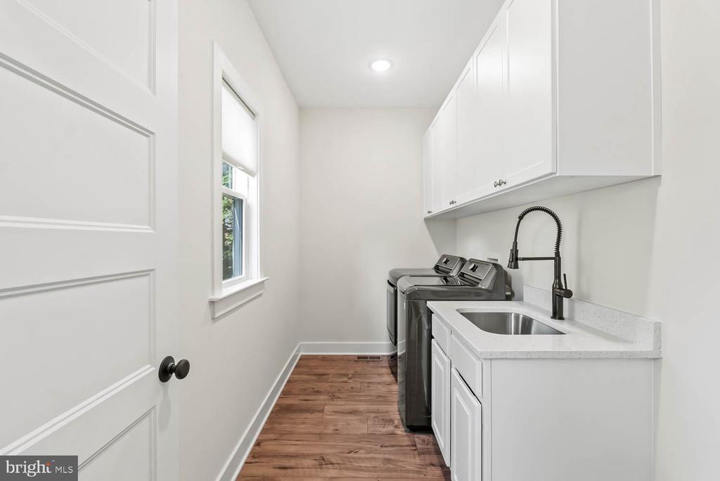 11603 SOUTHVIEW CT, SPOTSYLVANIA, Virginia 22551, 6 Bedrooms Bedrooms, ,5 BathroomsBathrooms,Residential,11603 SOUTHVIEW CT,VASP2036668 MLS # VASP2036668
