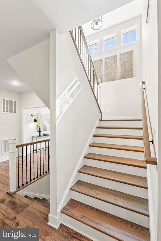 11603 SOUTHVIEW CT, SPOTSYLVANIA, Virginia 22551, 6 Bedrooms Bedrooms, ,5 BathroomsBathrooms,Residential,11603 SOUTHVIEW CT,VASP2036668 MLS # VASP2036668