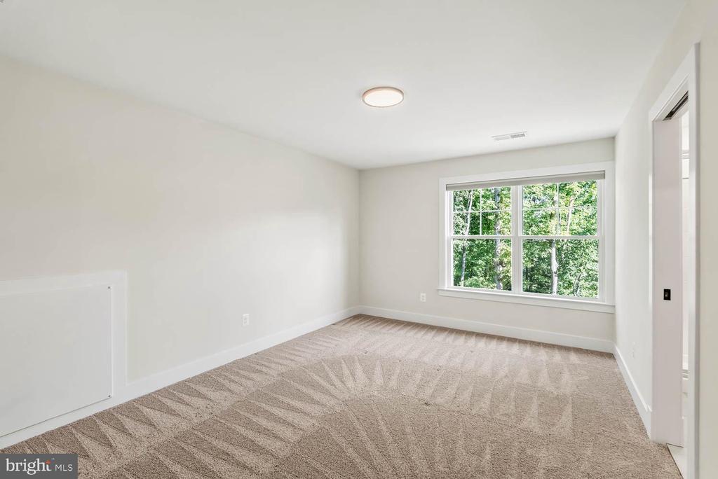 11603 SOUTHVIEW CT, SPOTSYLVANIA, Virginia 22551, 6 Bedrooms Bedrooms, ,5 BathroomsBathrooms,Residential,11603 SOUTHVIEW CT,VASP2036668 MLS # VASP2036668