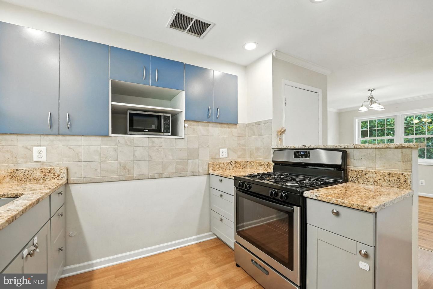 5206 EASTON DR, SPRINGFIELD, Virginia 22151, 5 Bedrooms Bedrooms, ,3 BathroomsBathrooms,Residential,For sale,5206 EASTON DR,VAFX2259944 MLS # VAFX2259944